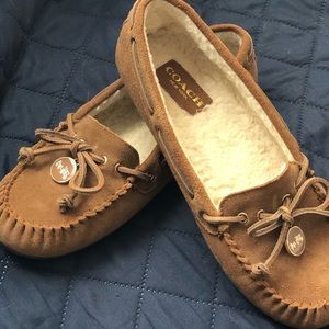 Coach women’s 7.5 flats. Tan.